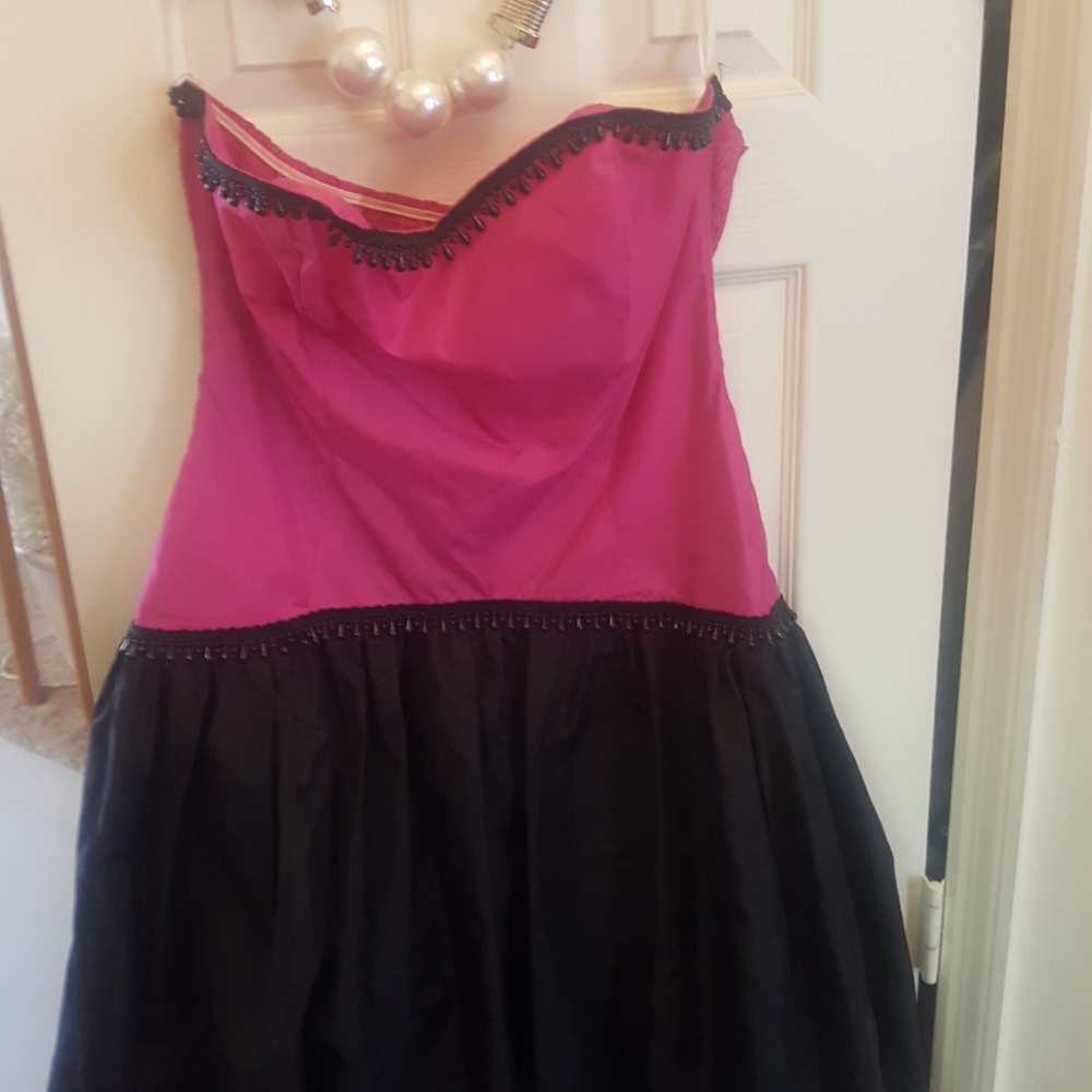 Dress - Picture 4 of 8